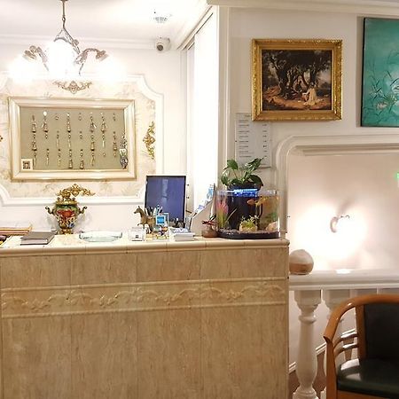 Hotel Relax Marseille Bagian luar foto