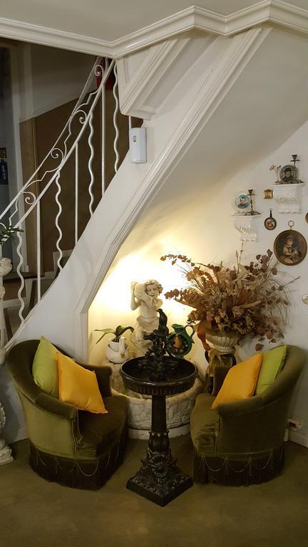 Hotel Relax Marseille Bagian luar foto