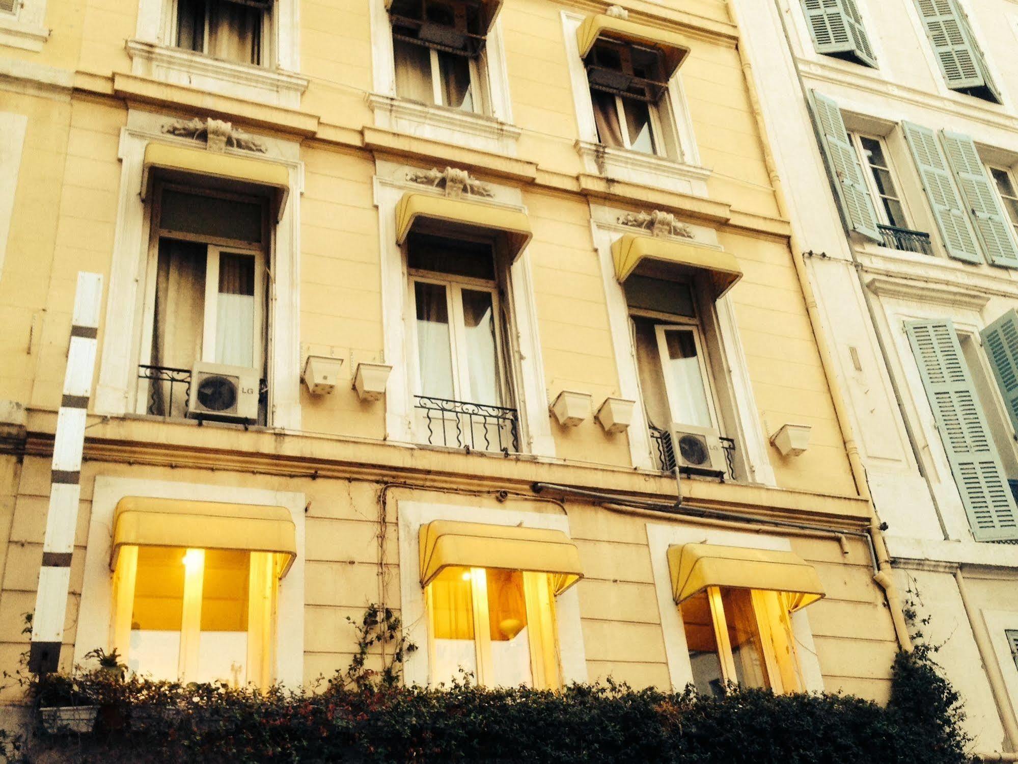 Hotel Relax Marseille Bagian luar foto